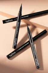 Delineador de ojos en PLUMON a prueba de agua